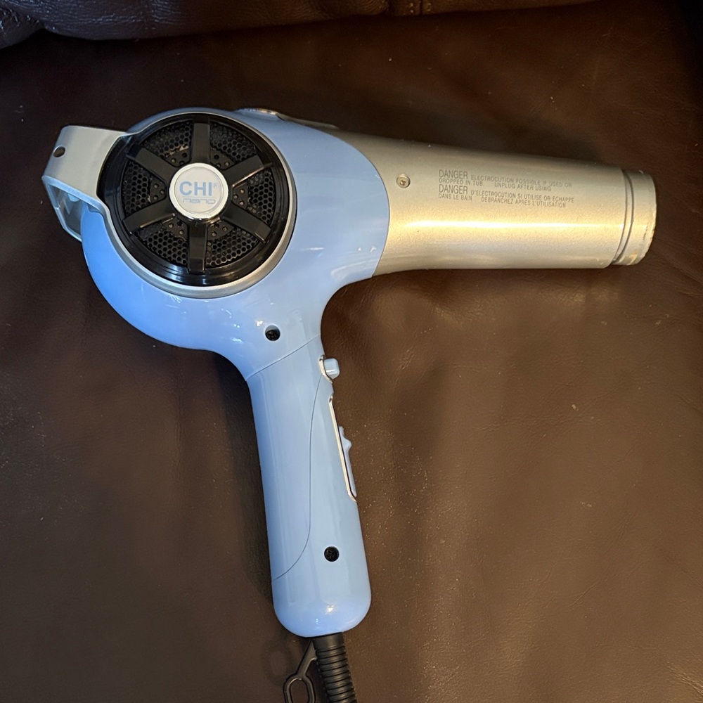 CHI Nano Ceramic Ionic Infrared Blue Hair Dryer - Picture 5 of 7